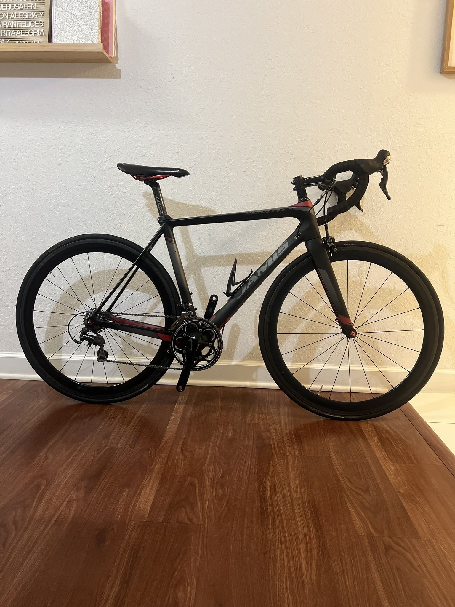 JAMIS FULL CARBON ROAD BIKE  