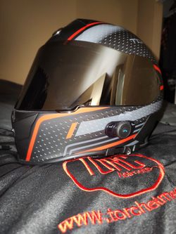 Torc T14B Blinc Loaded Scramble Mako Full Face

Bluetooth with Built-in Speaker 