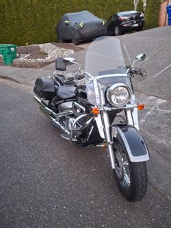 want to trade for good little car or truck Suzuki Boulevard 2005  Been kept in grodge since new its in in grate shape.