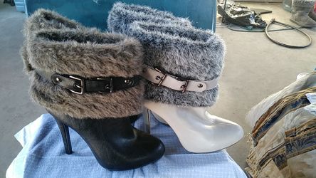 Women dress boots with fur 10.00 each