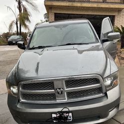 Hemi!! Dodge ram Laramie