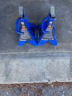 6 Ton  jackstand fairly used