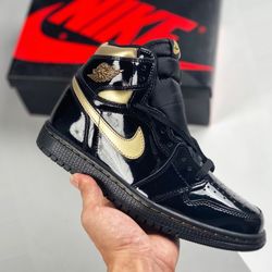 Jordan 1 High Black Metallic Gold 18