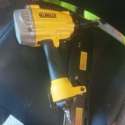 DEWALT 21 DEGREE PNEUMATIC  FRAMING GUN 