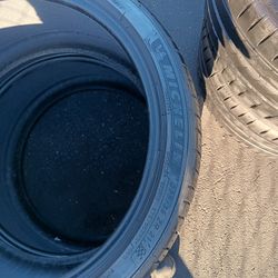 2 Llantas 275 35 R21 Michelin Pilot Sport All Season 