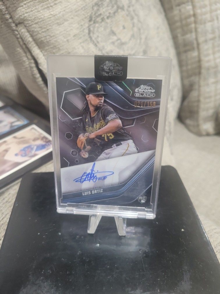 Luis Ortiz Topps Chrome Black Auto Rookie Number 021/150 Baseball Card