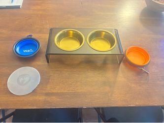 Hiddin Elevated Pet Bowl Set + 2 Foldable Travel Bowls – Like New