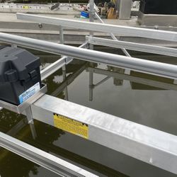 2023 Pontoon boat lift - Motorized 
