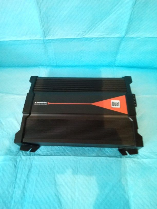 Dual  XPR540  Amplifier 4 Channels Like  New  $ 60  .