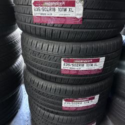 SET OF FOUR NEW TIRES 235/50/18 LANDSPIDER INCLUDING MOUNT AND BALANCED , ASK ME FOR SIZES AND BRAND 