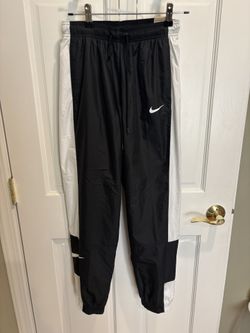 Nike Standard Fit Mid Rise Joggers Black/white XS