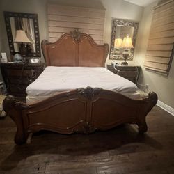 King Bed Frame  & Footboard