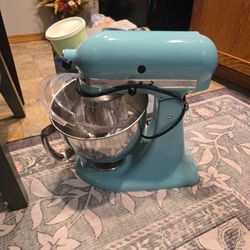 Kitchen AID Stand Mixer  2023 