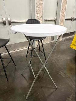 Barstools and Bar height, Round Table
