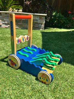 MELISSA & DOUG WOODEN WALKER