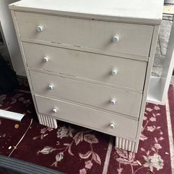 Vintage Style 4-Drawer Wooden Dresser - Clean & Sturdy