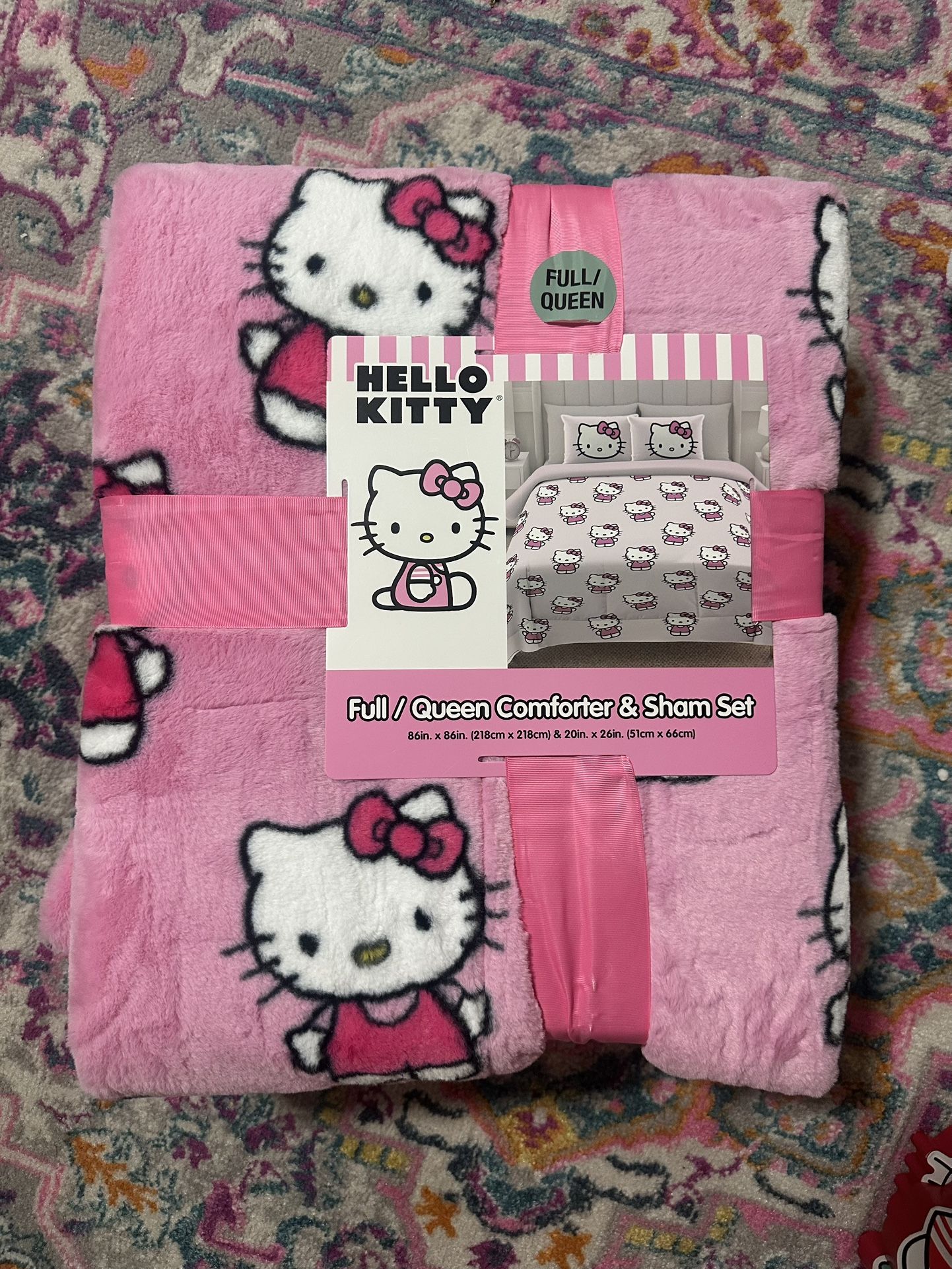 Hello Kitty Comforter Set