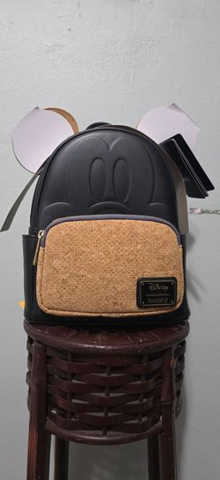 Loungefly backpack - Mickey mouse pin backpack
