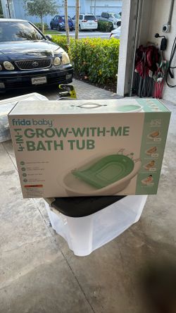 Frida Grow With Me Bath Tub
