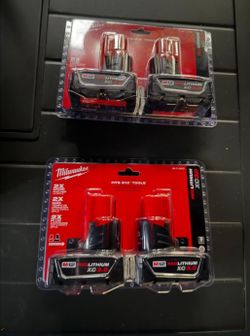 Milwaukee 2 Oack Battery 