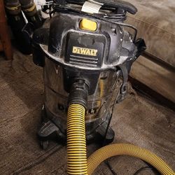 Dewalt 8 Gallon Stainless Steel Wet/Dry Vacuum 