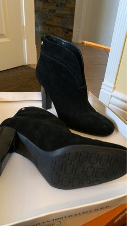 Women’s suede boots size 7