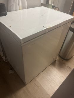 Medium Deep Freezer