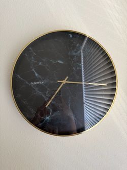 Cloudnola clock