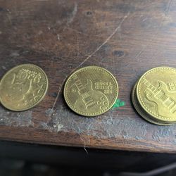 COLLECTIBLE CHUCK E. CHEESE TOKENS