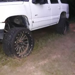 24in 35/15 Tires