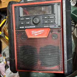 Milwaukee Job Site Ratio And Charger