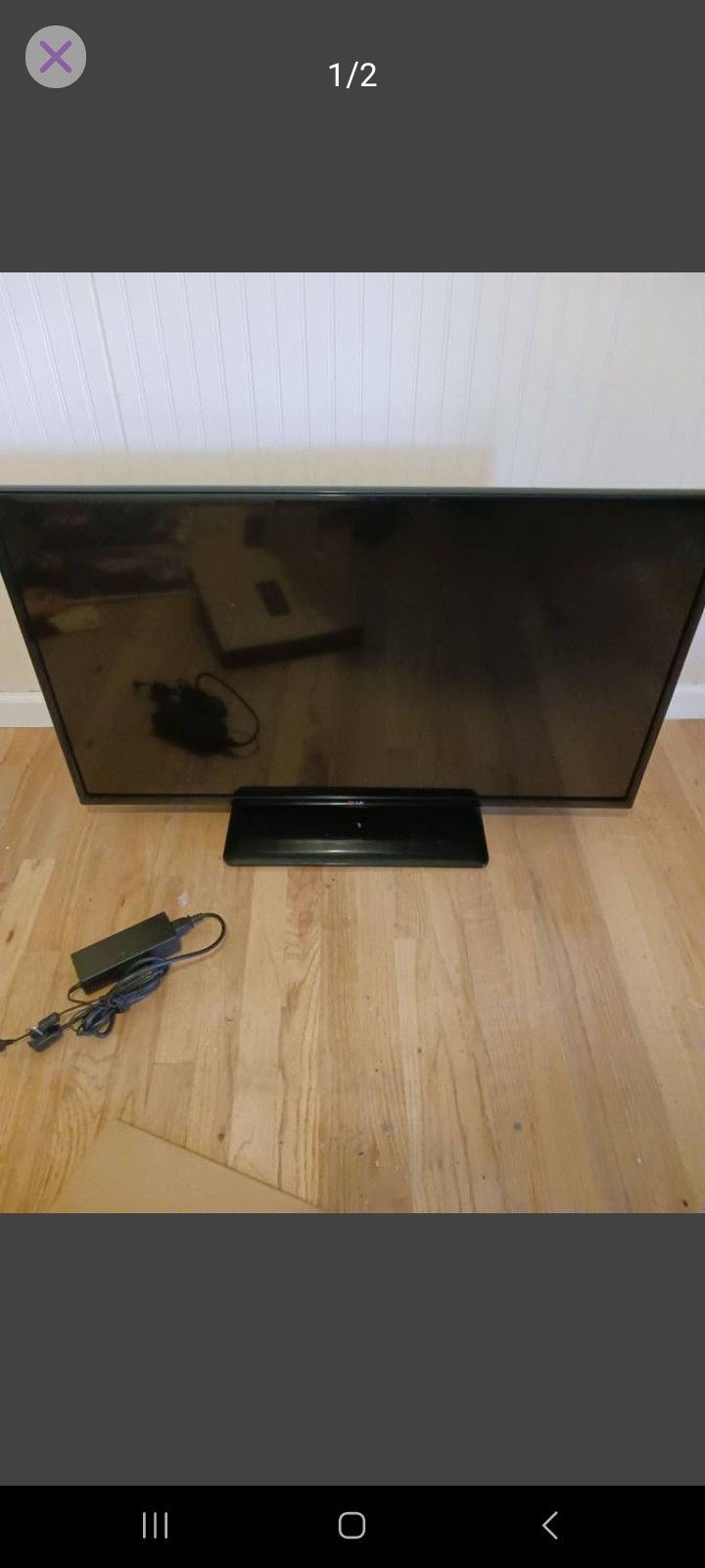 42-in LG TV / Computer Monitor
Model: 42LN5200