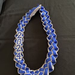 Graduation Lei Available/ Collares De Graduación Disponibles