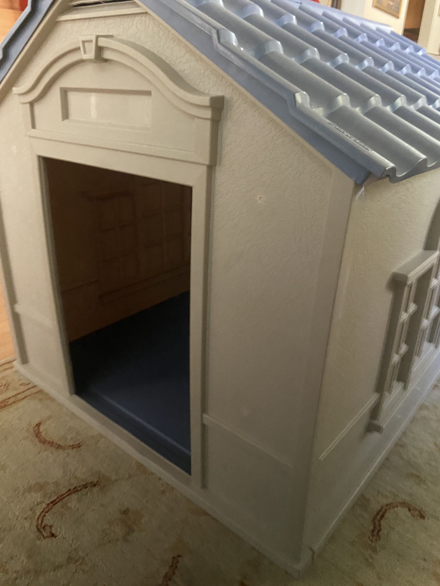 XL DOG HOUSE $165