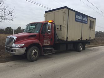 Towing service / servicio de grúa