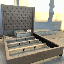 Beautiful Queen Size Bed Frame 