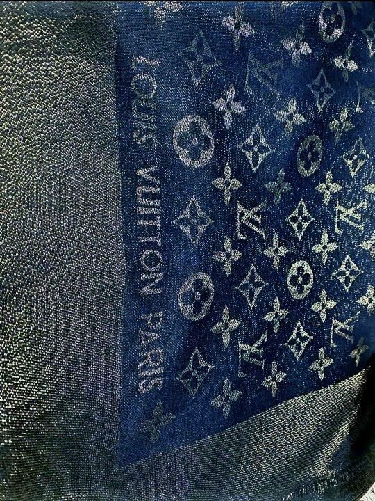 LV Monogram Classic Shine Shawl Authentic Receipt Is In Photos