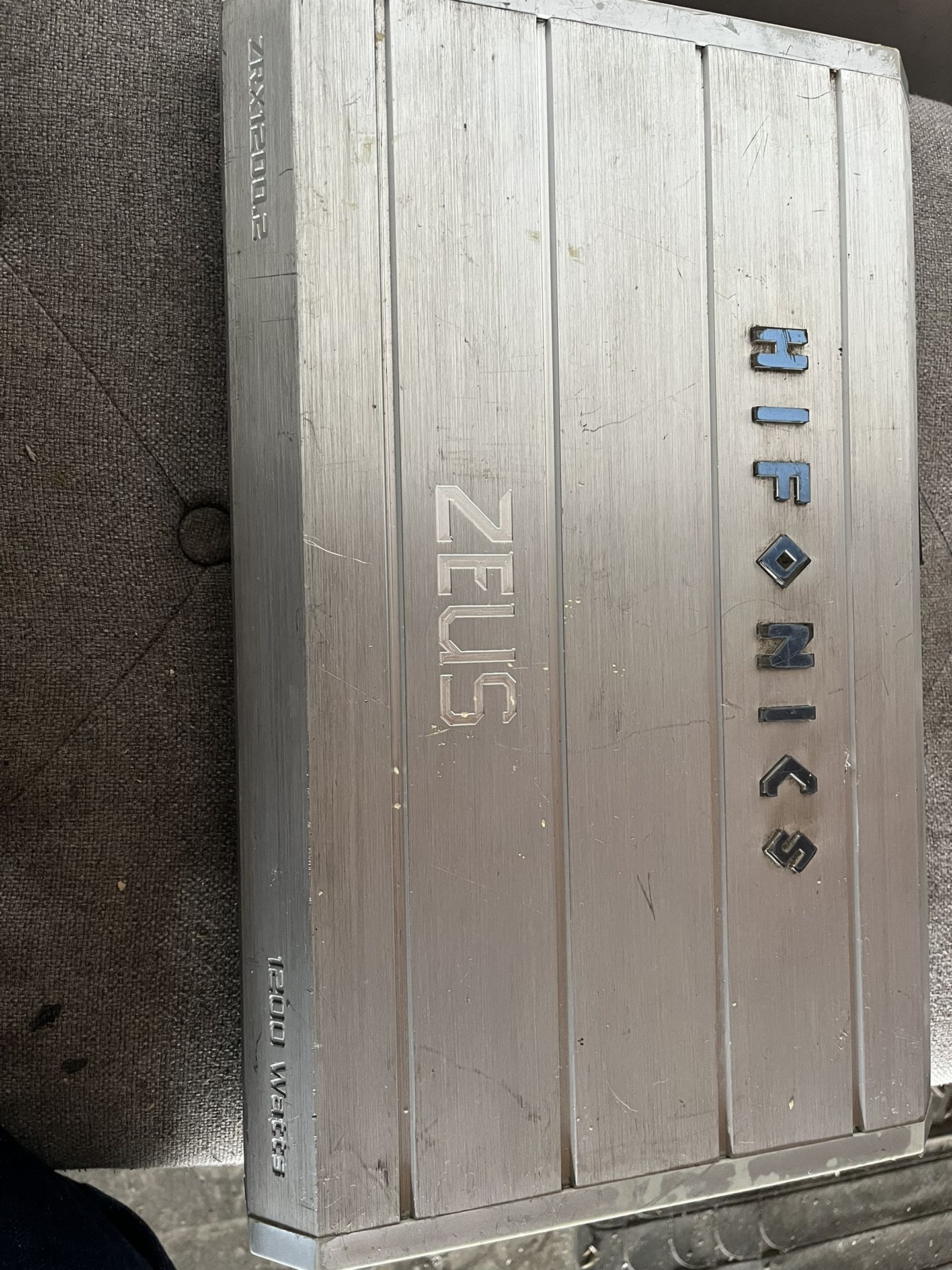 Hifonics ZEUS 1200 W