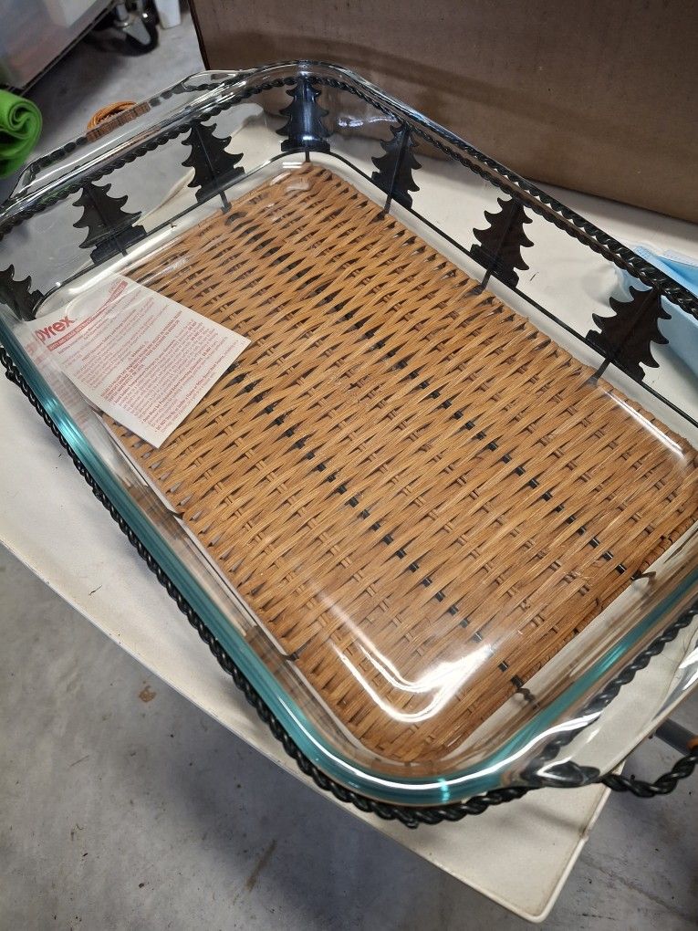Pyrex Glass Baking Dish with Wicker Holder