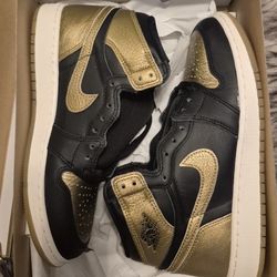 NEW JORDAN 1 HIGH RETRO OG