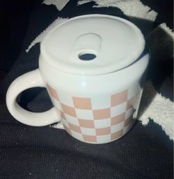 Taupe Checkered Ceramic Mug With Lid