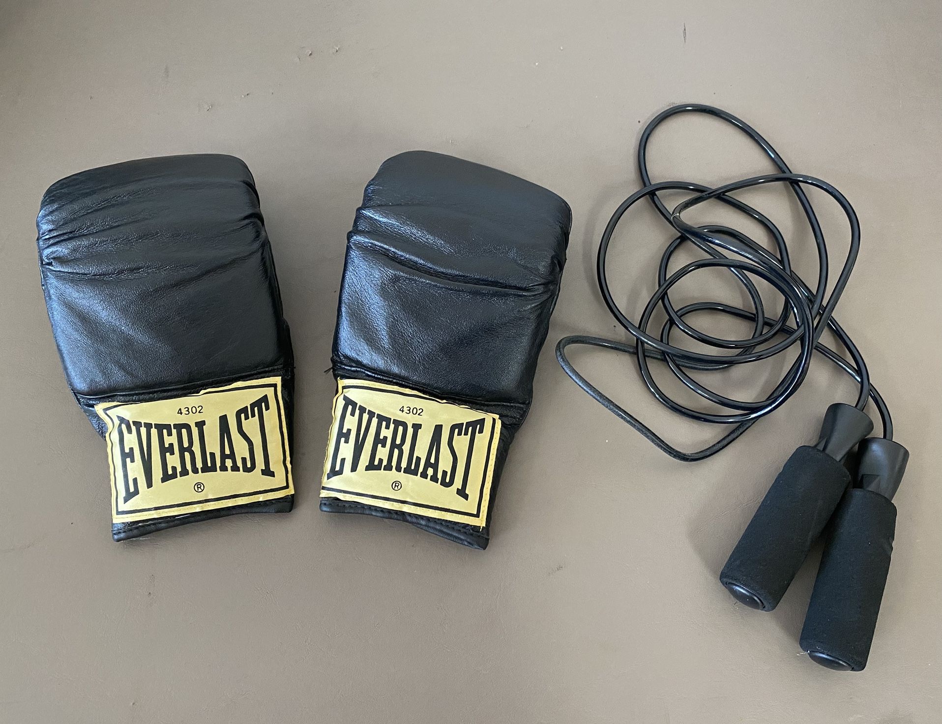 ‘EVERLAST’ BAG GLOVES & JUMPROPE - Set!