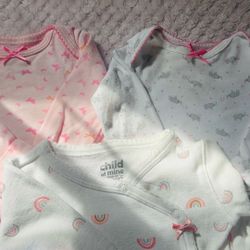 Newborn Babygirl Onesie Set! 🎀 (C)