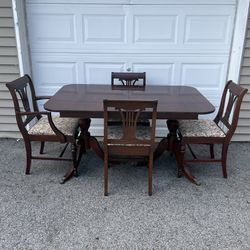 Antique Mahogany Dining Table & 4 Chairs 