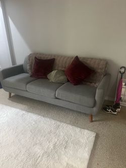 New Gray couch/Sofa