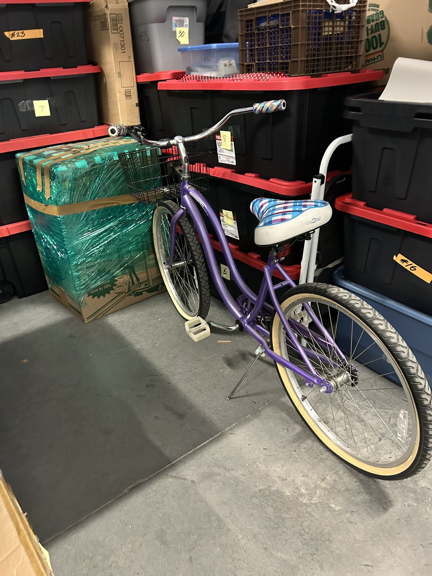 Schwinn 24in Cruiser With Basket