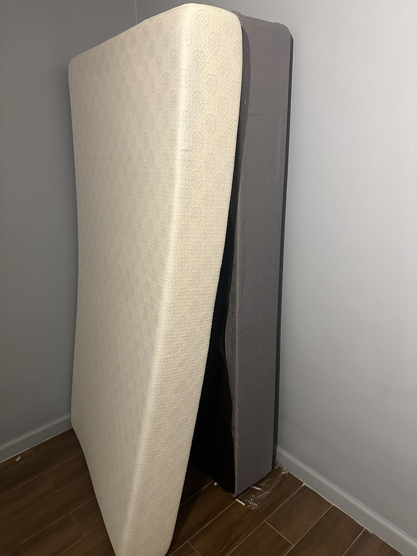 Twin Bed  Weekend Special