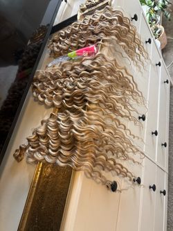 Blond long curly hear