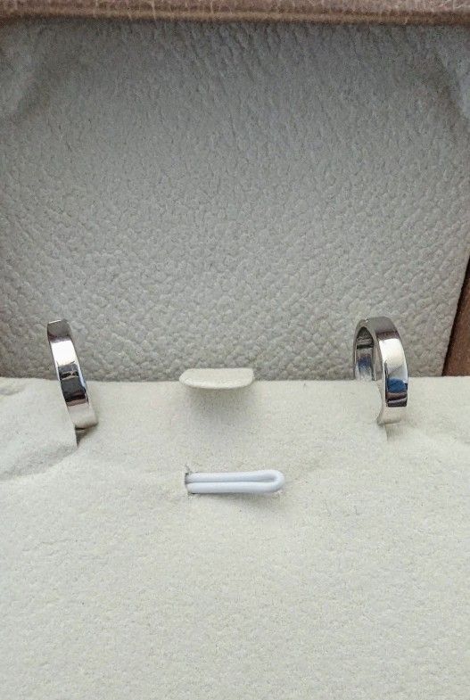 14kt Gold Earring White Gold