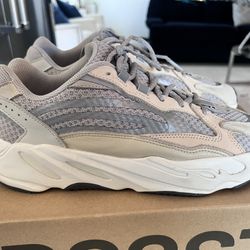 Adidas Yeezy Boost 700 v2 Cream 